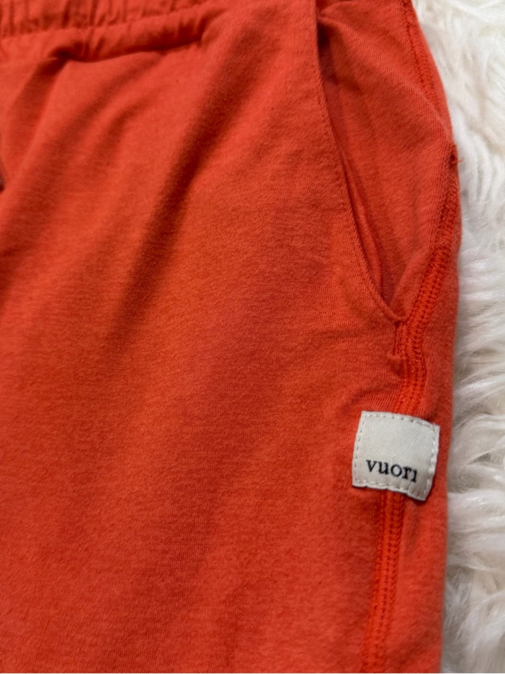 Vuori Women's Performance Jogger in Grapefruit Heather XS - Picture 5 of 10